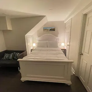  Apartment Lovely Junior 1 Bedroom Basement